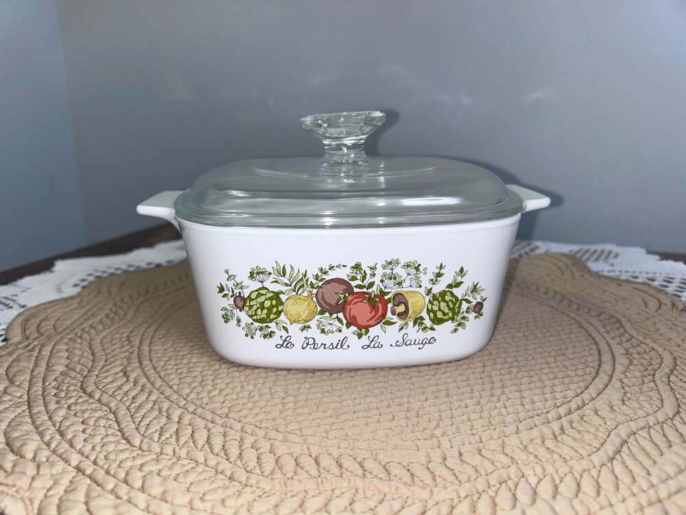 Vintage Corning Ware Le Persil La Sauge 1.5 Quart Casserole Dish Pyrex Lid